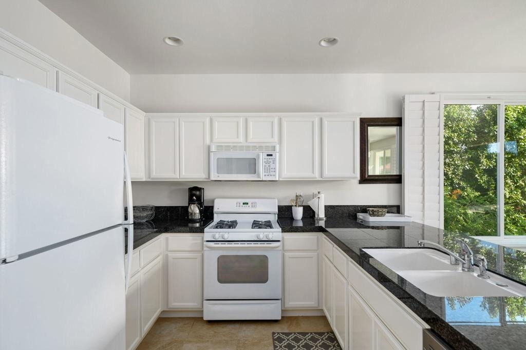 60224 Honeysuckle Street - Photo 14