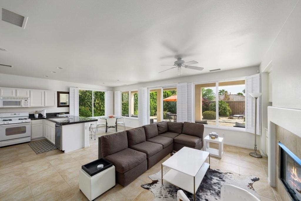 60224 Honeysuckle Street - Photo 8