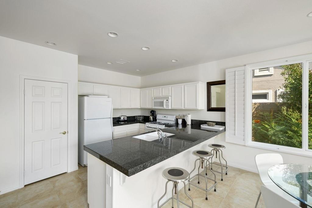 60224 Honeysuckle Street - Photo 12
