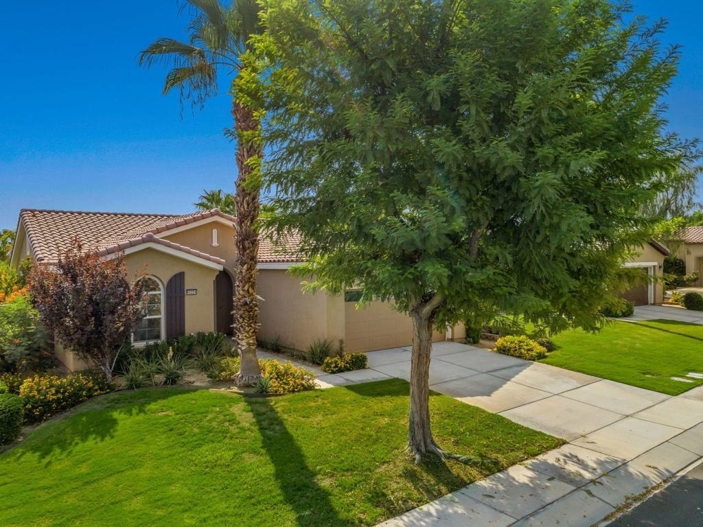 60224 Honeysuckle Street - Photo 2
