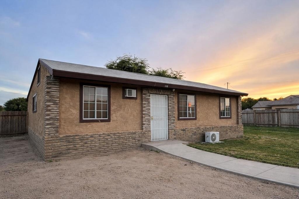 238 E Rice Street - Photo 0