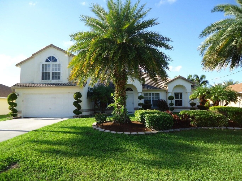 5824 Nw Zenith Drive - Photo 0