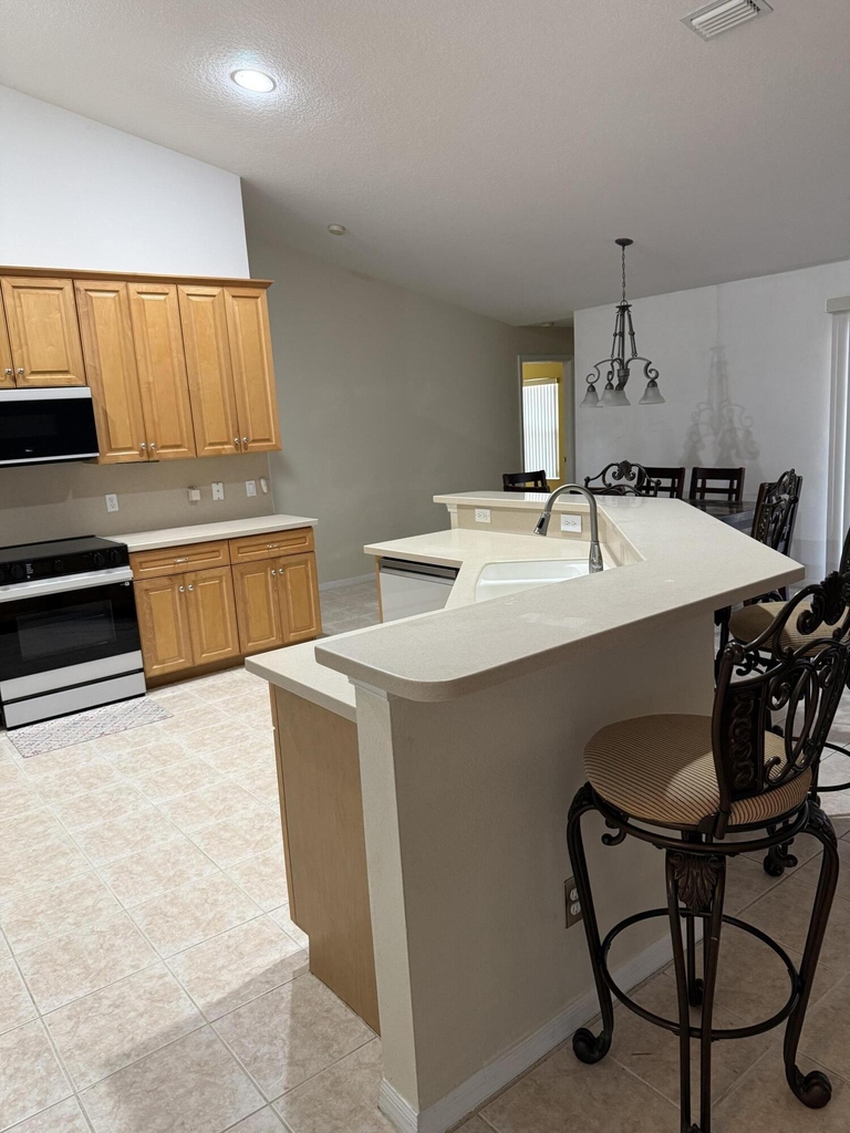 5824 Nw Zenith Drive - Photo 3