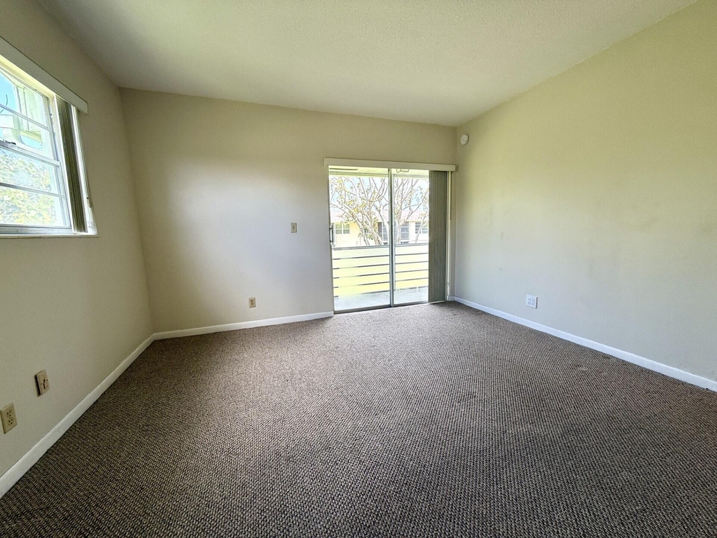 69 Norwich C - Photo 3