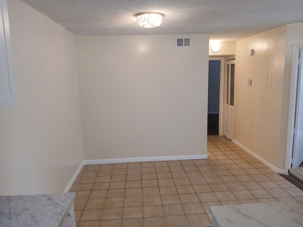 677 Trace Circle - Photo 2