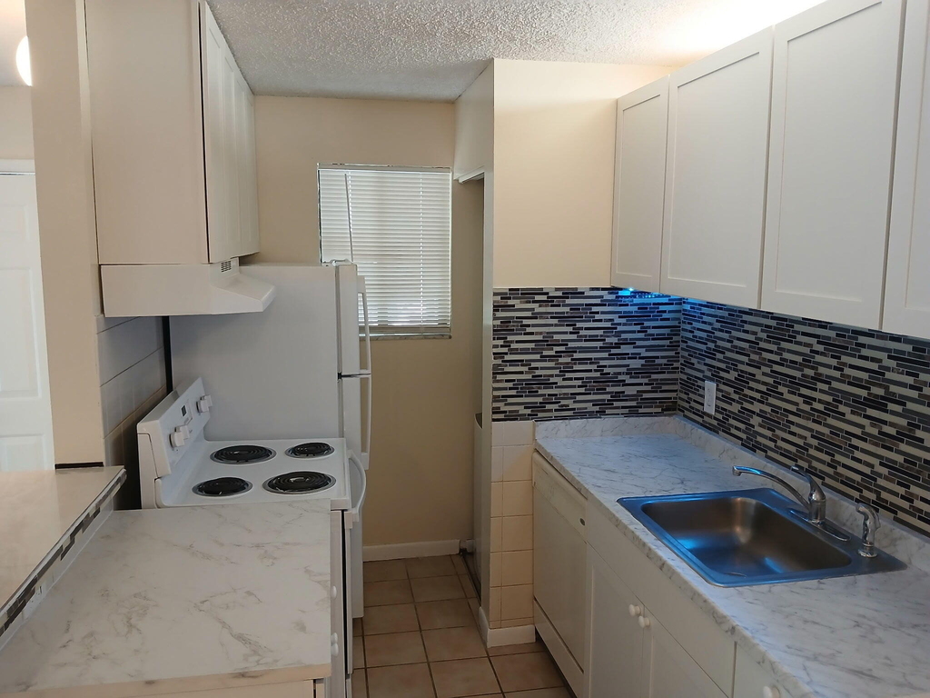 677 Trace Circle - Photo 3