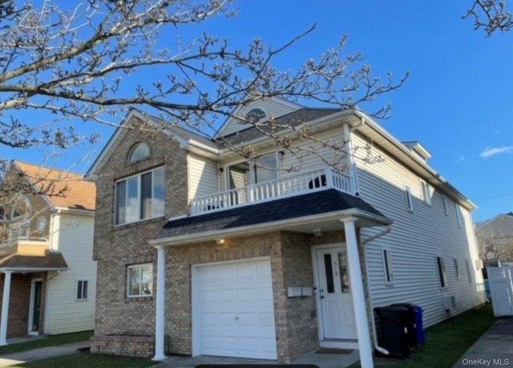 518 E Penn Street - Photo 0