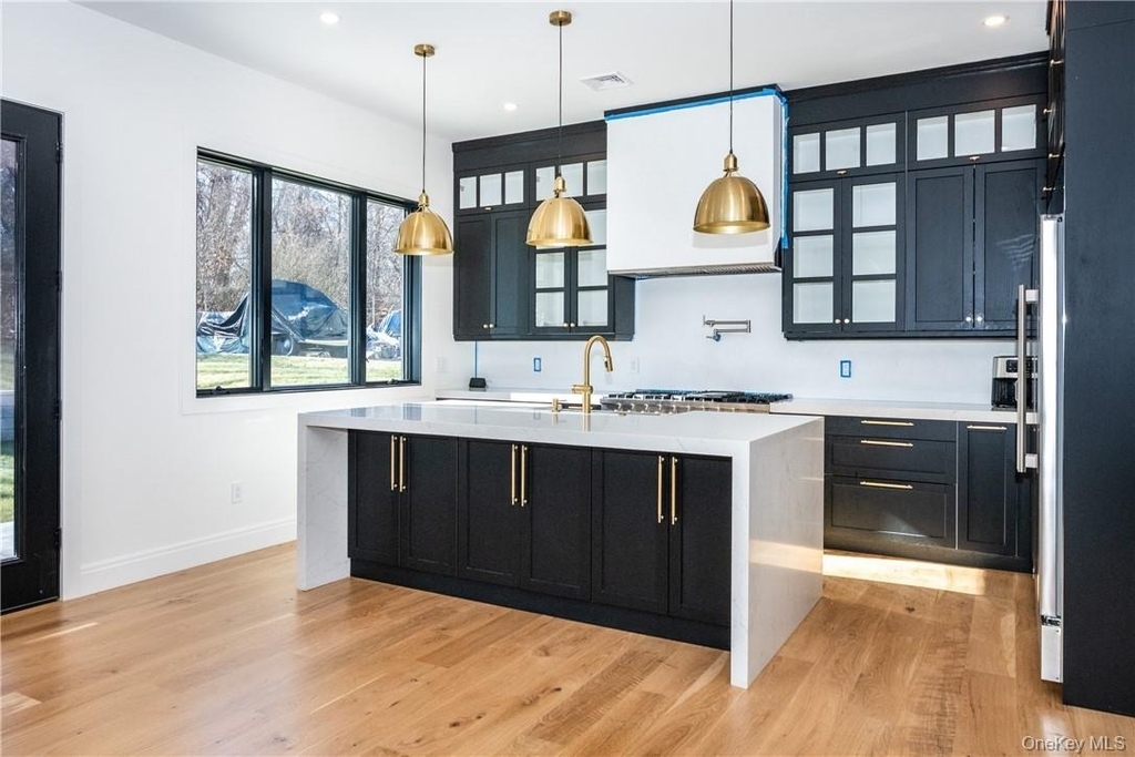 23 Poplar Street - Photo 2