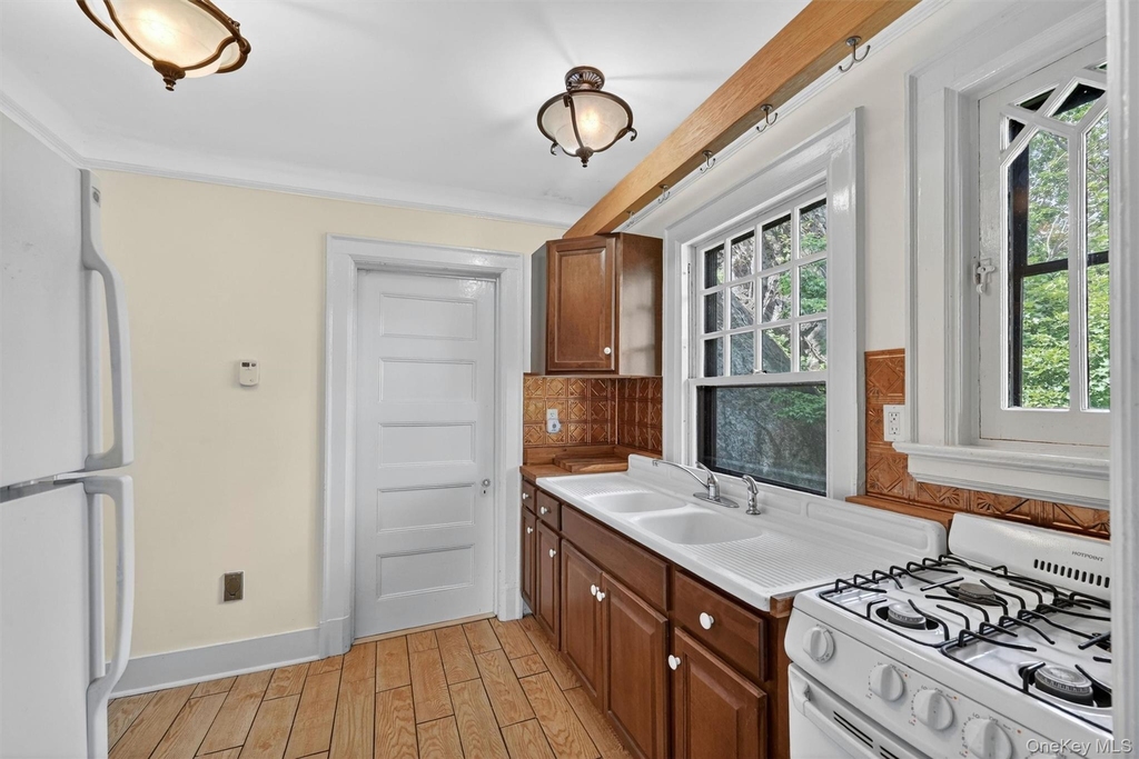 27 Webb Lane - Photo 12