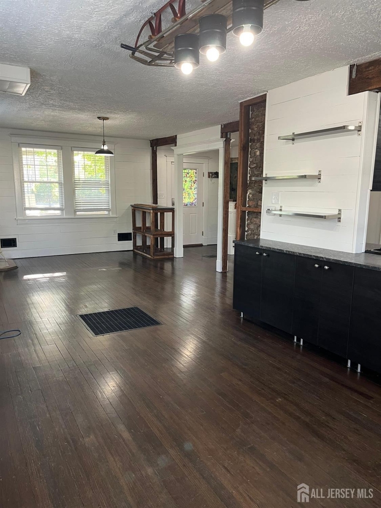 272 Lake Avenue - Photo 4