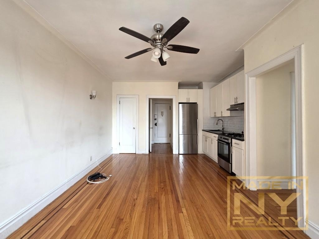 35-07 32nd Street - Photo 2
