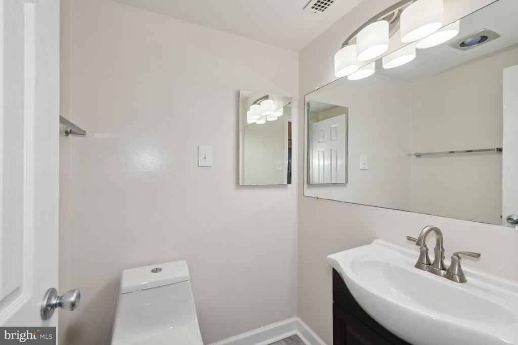 3701 S George Mason Drive - Photo 2