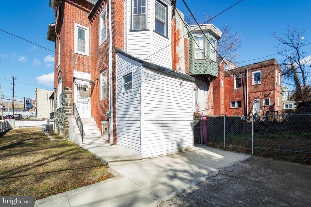 5426 W Jefferson Street - Photo 29