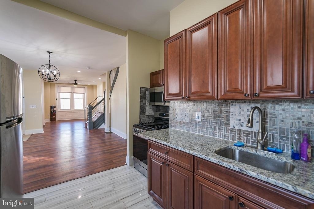 5426 W Jefferson Street - Photo 7