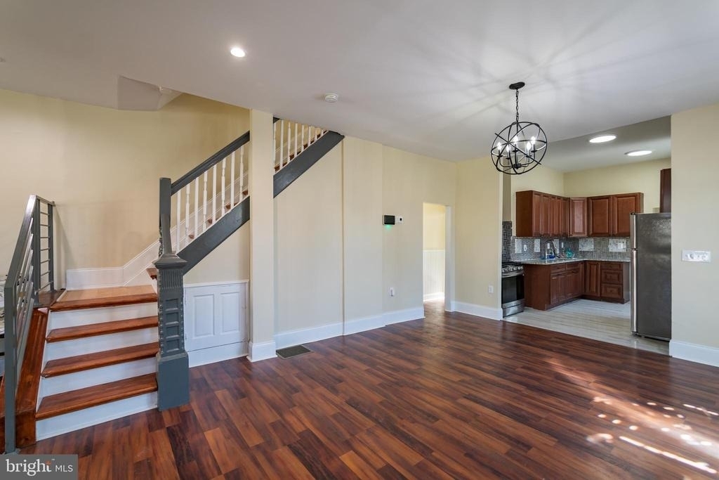 5426 W Jefferson Street - Photo 0