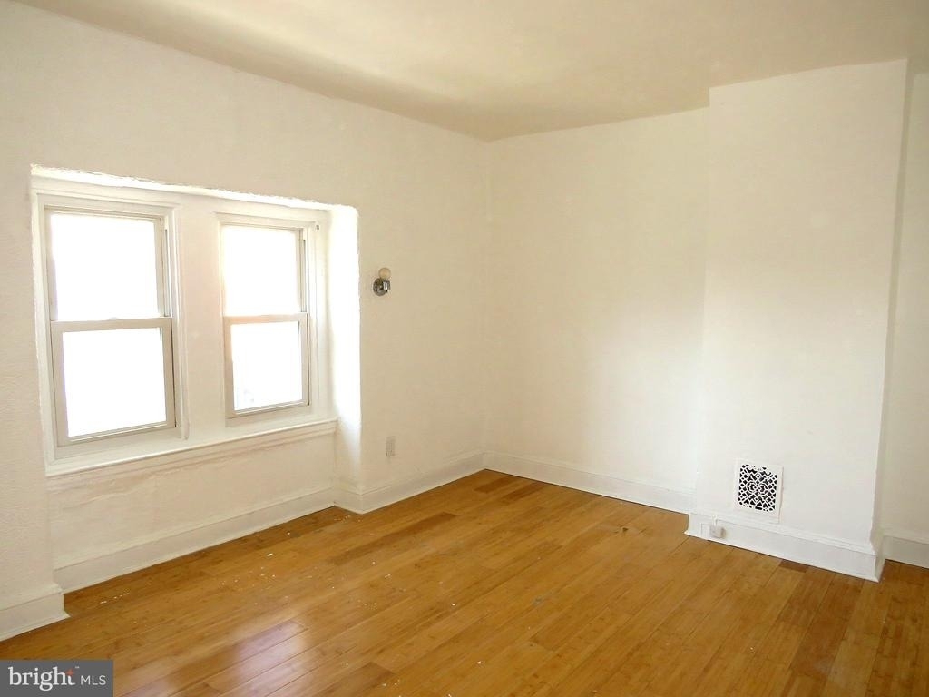 356 E Walnut Lane - Photo 9