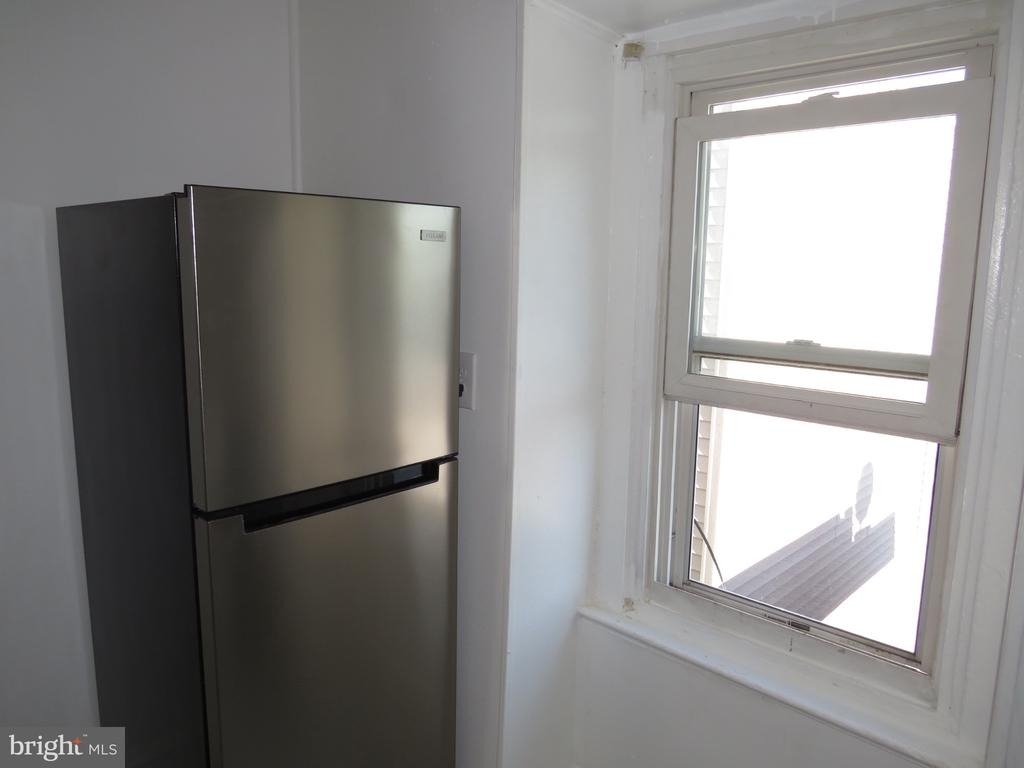 356 E Walnut Lane - Photo 4