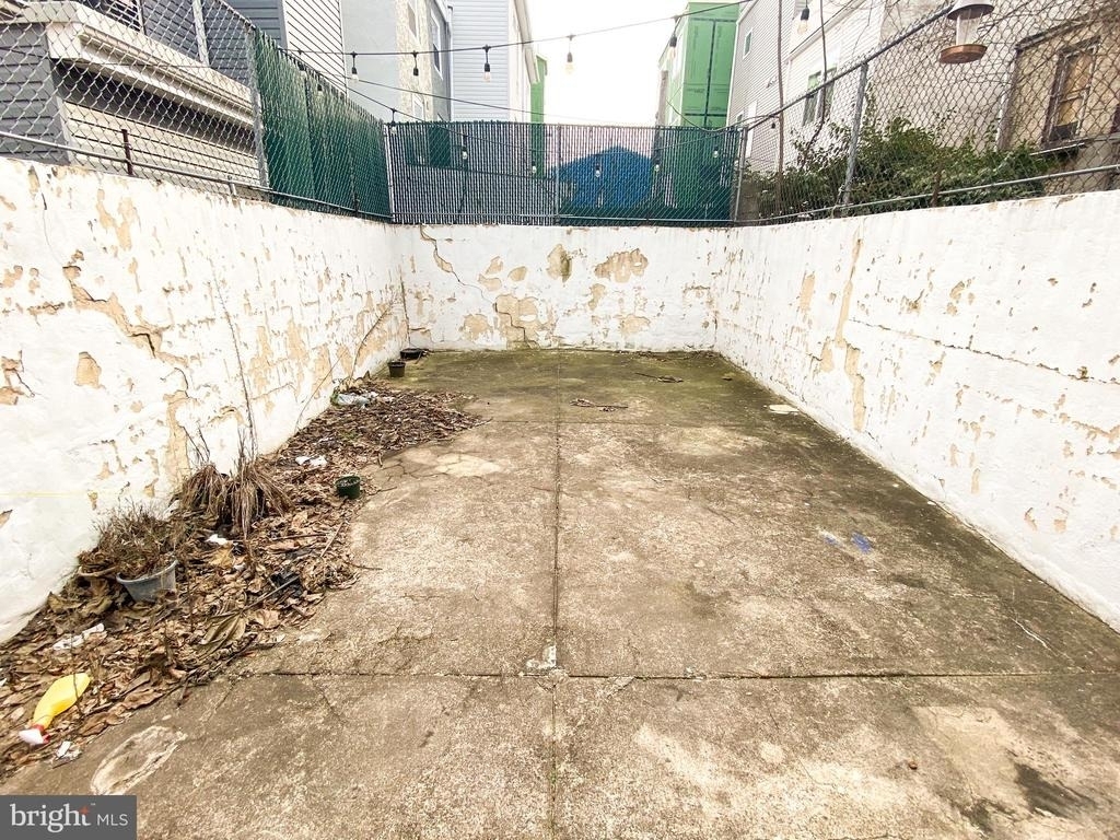 174 W Master Street - Photo 11