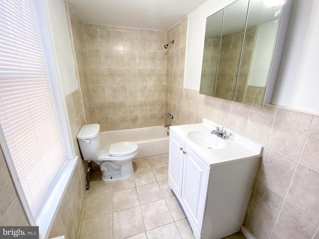 174 W Master Street - Photo 6