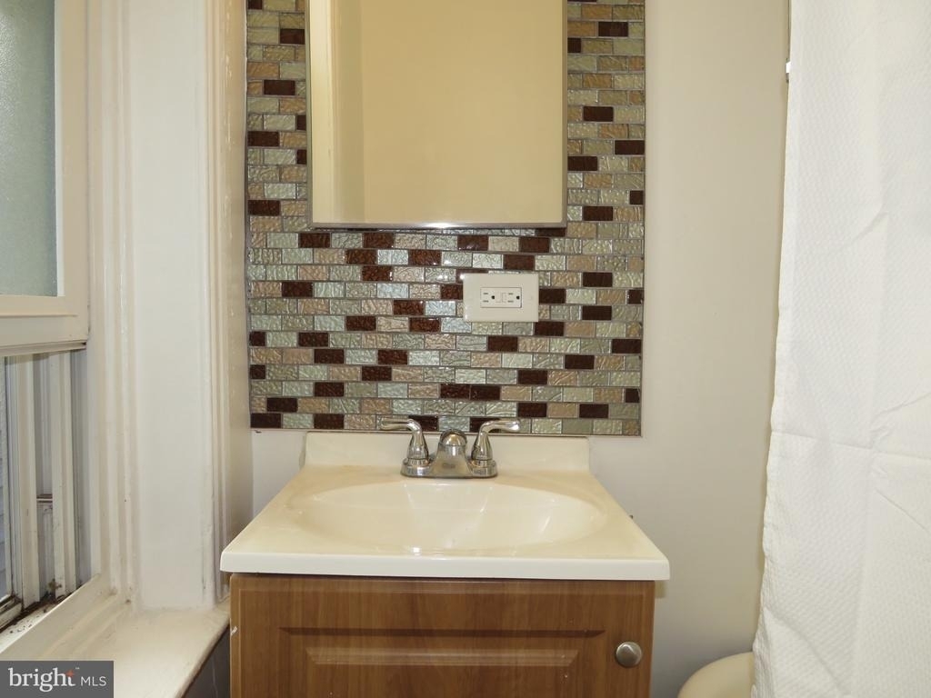 356 E Walnut Lane - Photo 6