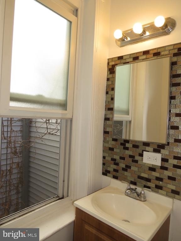 356 E Walnut Lane - Photo 7