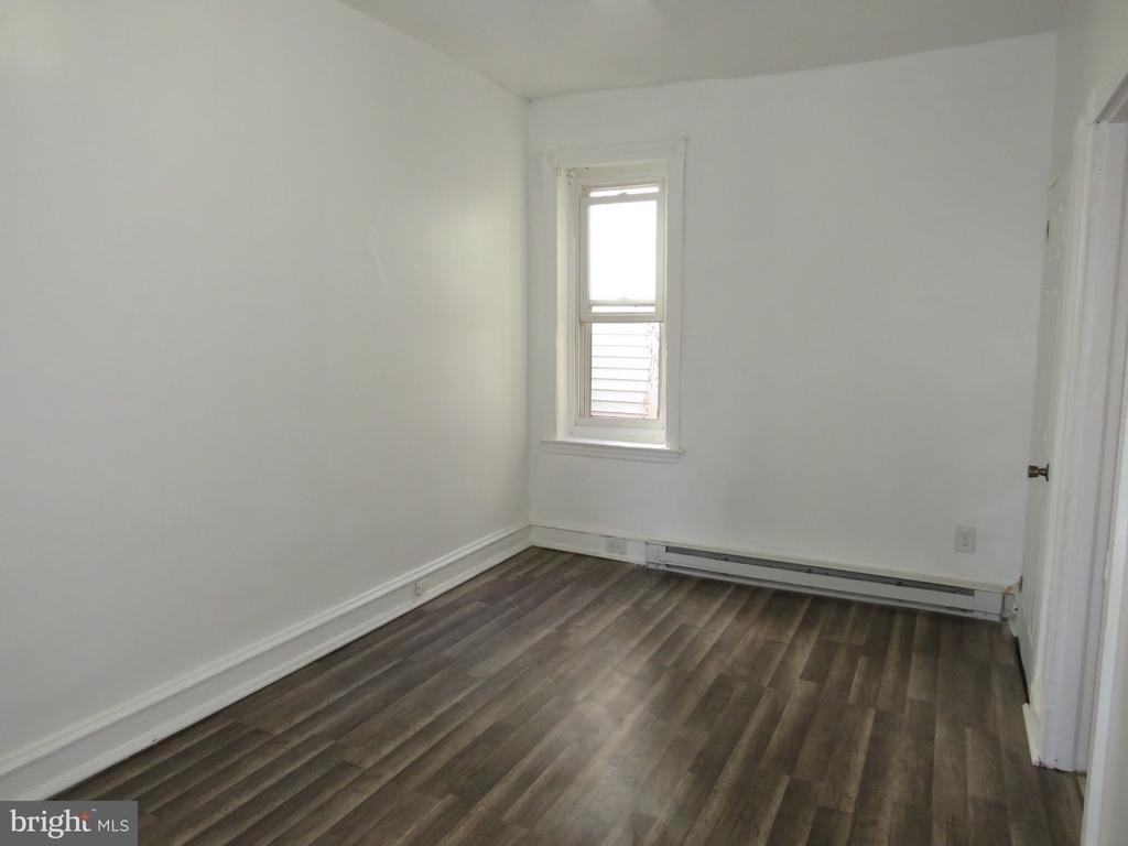356 E Walnut Lane - Photo 4