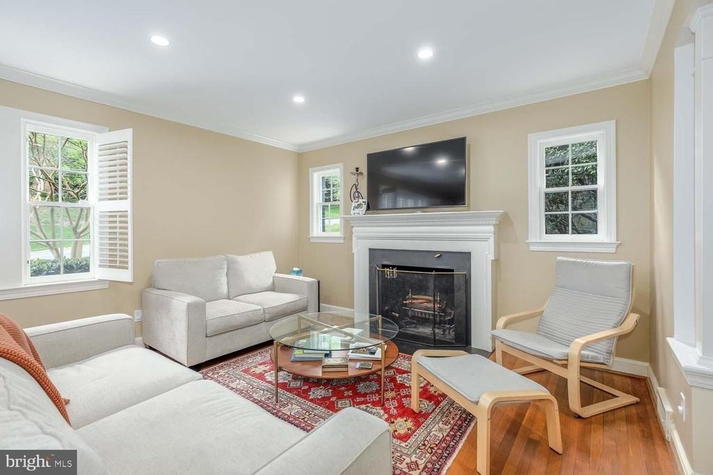 3209 Thornapple Street - Photo 4
