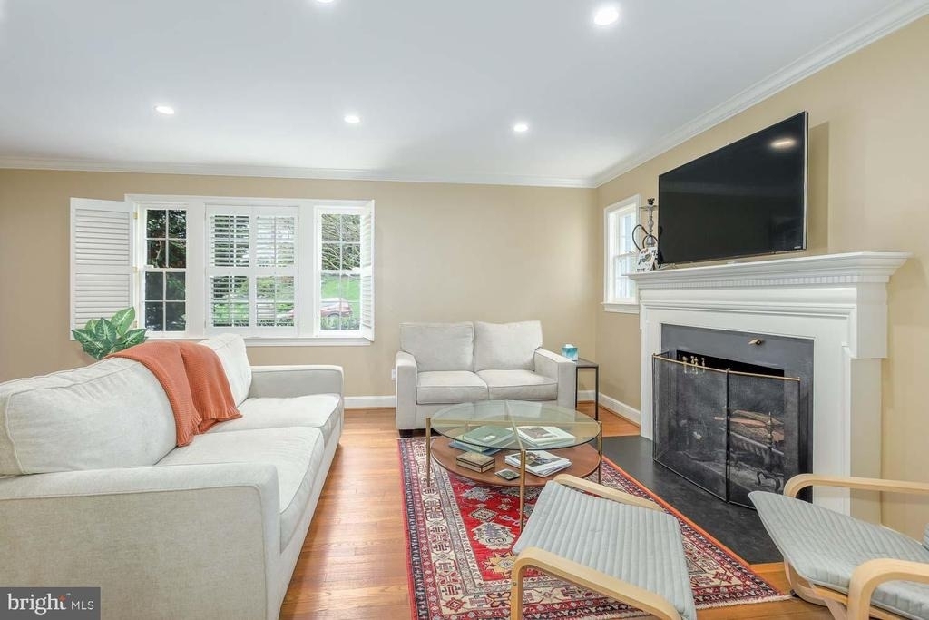3209 Thornapple Street - Photo 5