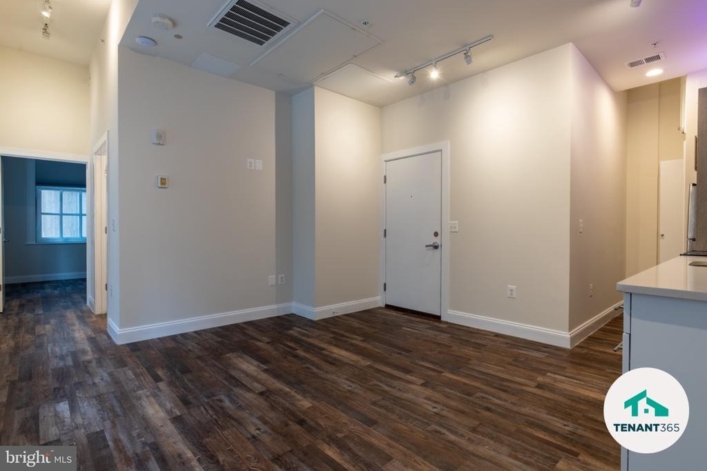 8 E Fayette Street - Photo 1