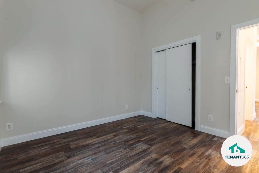 8 E Fayette Street - Photo 6
