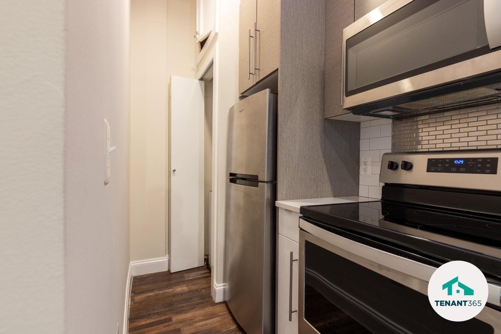 8 E Fayette Street - Photo 13
