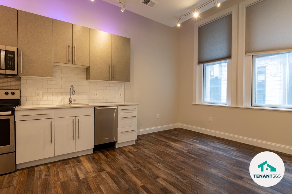 8 E Fayette Street - Photo 9