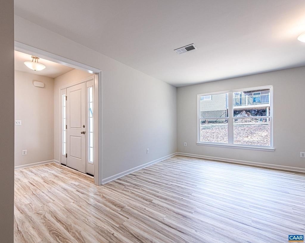 2308 Center Ave - Photo 4