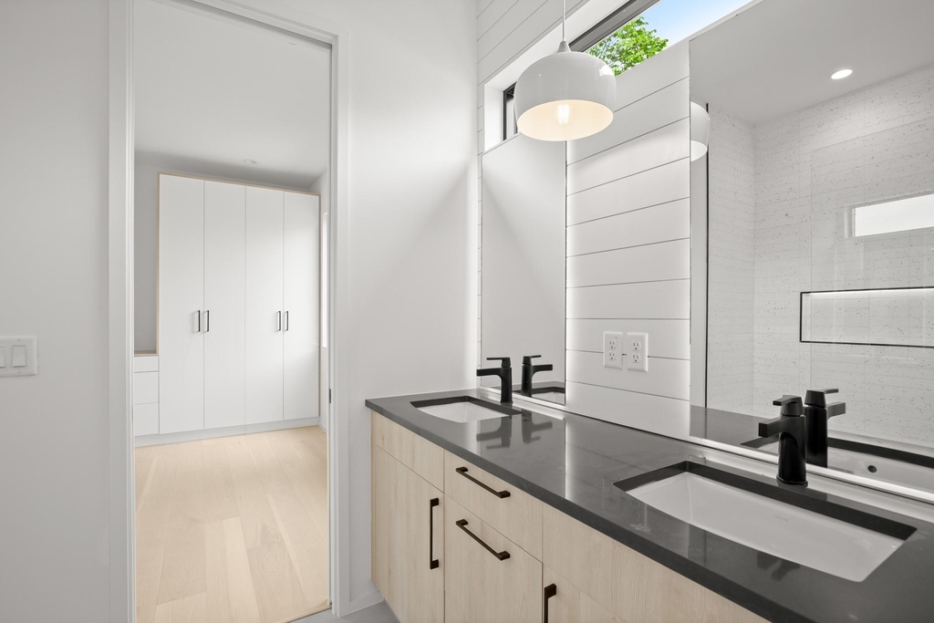 2215 S 3rd St - Photo 31
