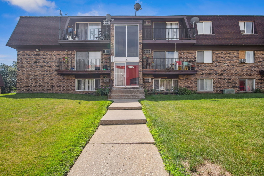 2500 Mark Thomas Lane - Photo 0