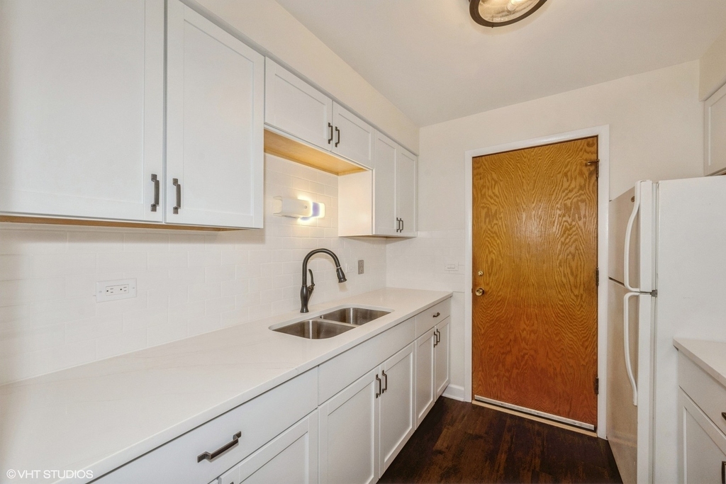 5102 N Leonard Drive - Photo 2