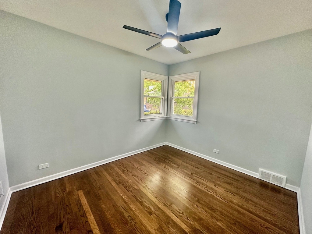 8129 W Courtland Avenue - Photo 6