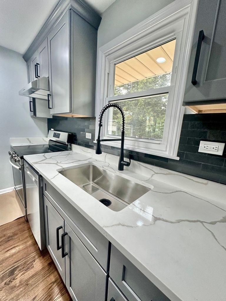8129 W Courtland Avenue - Photo 3