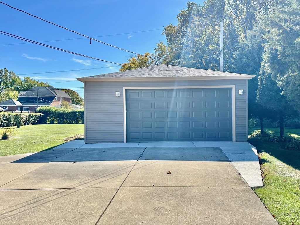 8129 W Courtland Avenue - Photo 11