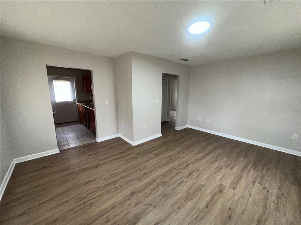 207 South Avenue Se - Photo 3