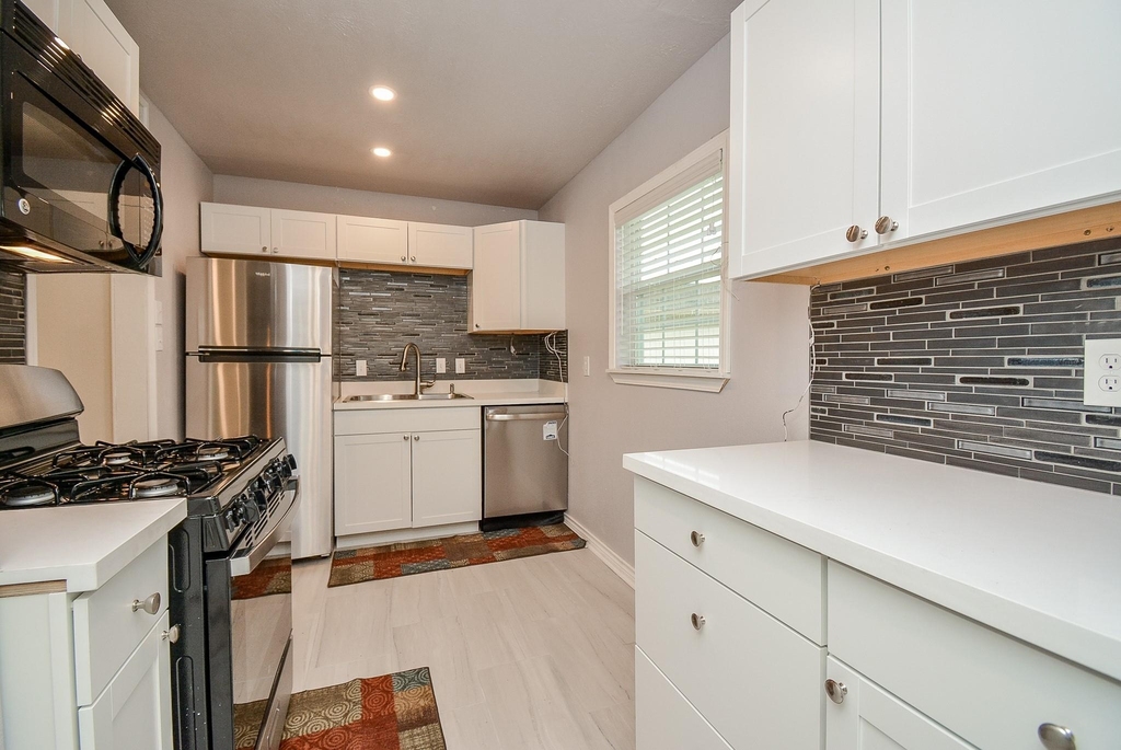 6422 Sherwood Drive - Photo 12