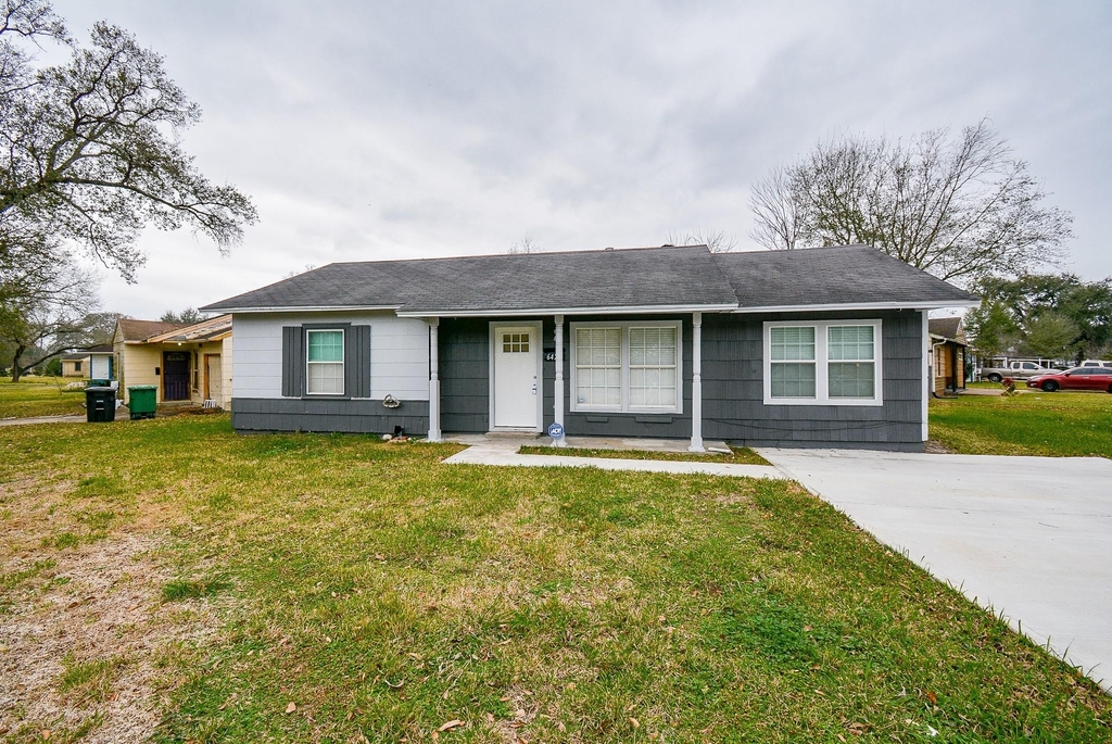 6422 Sherwood Drive - Photo 1