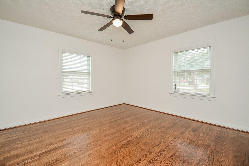 6422 Sherwood Drive - Photo 18