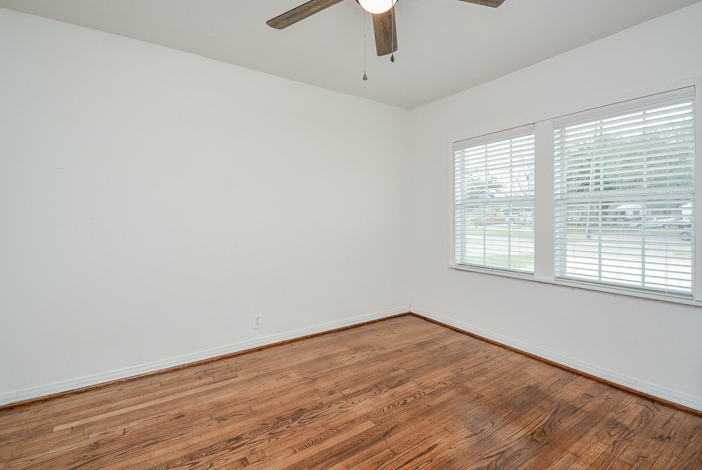 6422 Sherwood Drive - Photo 13