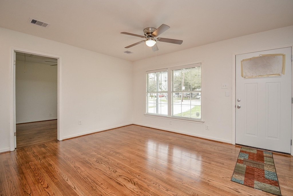 6422 Sherwood Drive - Photo 4
