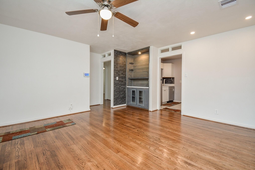 6422 Sherwood Drive - Photo 6