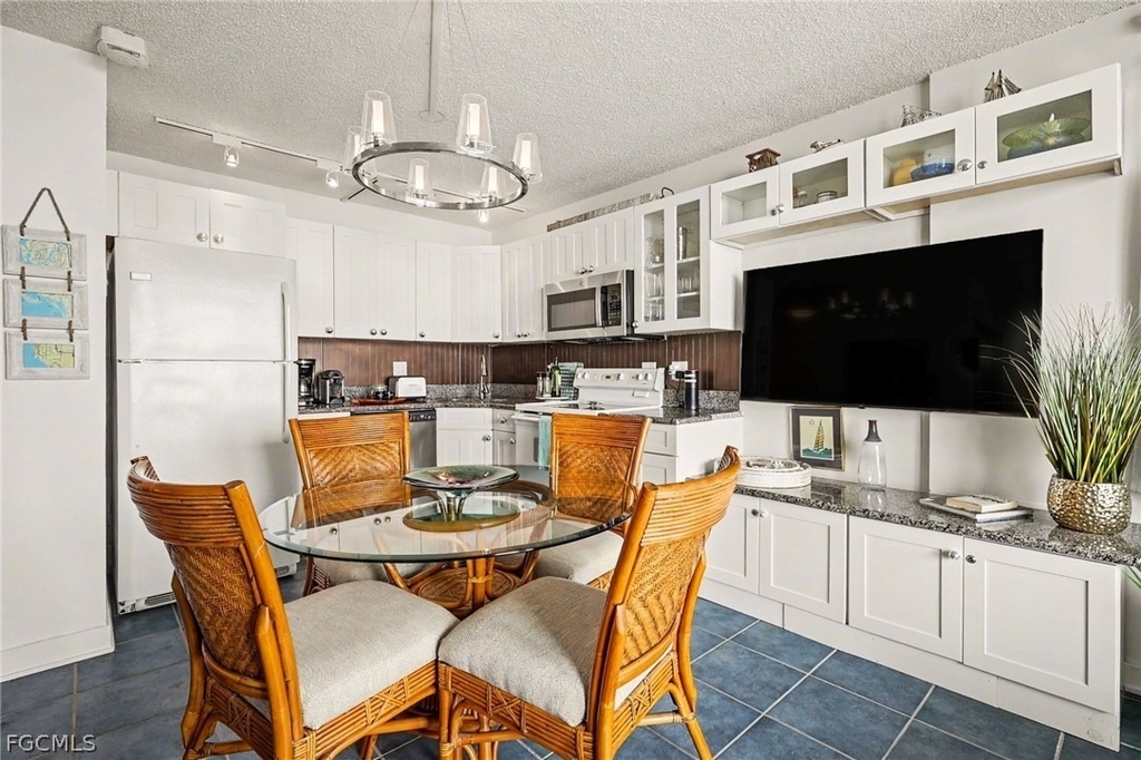 7330 Estero Boulevard - Photo 7