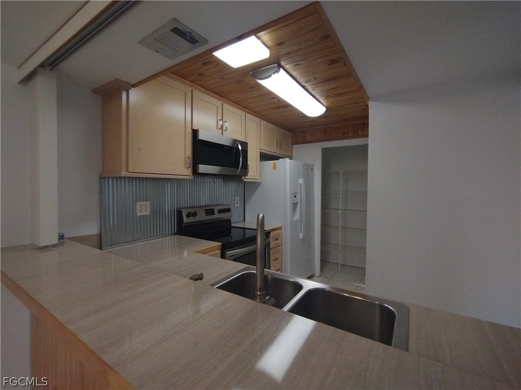 1069 Villa Drive - Photo 20