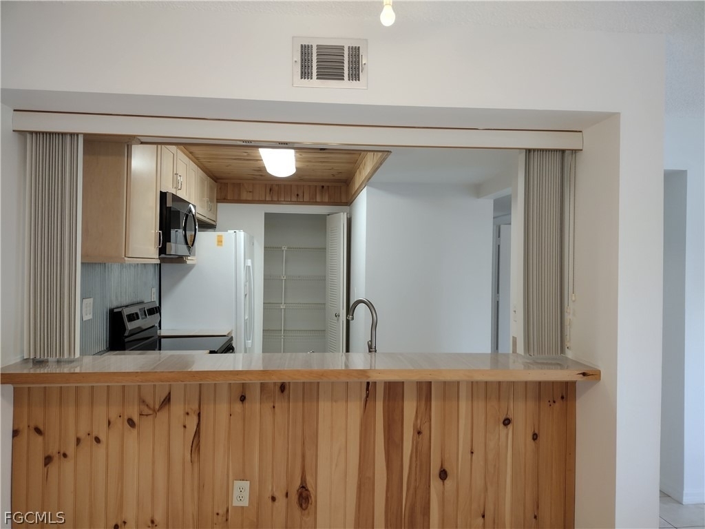 1069 Villa Drive - Photo 18