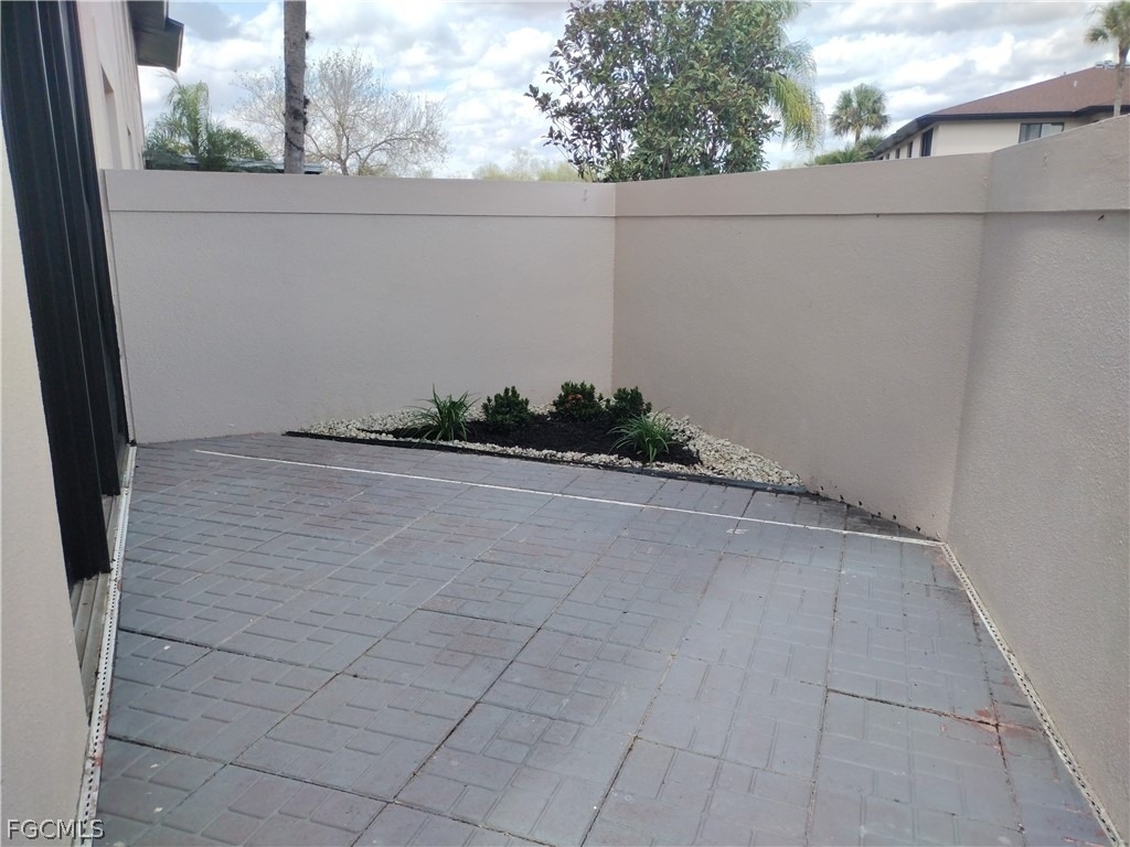 1069 Villa Drive - Photo 10